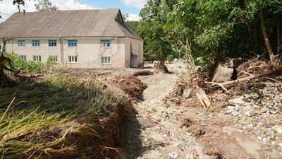 Пів години стихії — і село під водою: у громаді на Вінниччині ліквідовують наслідки негоди Пів години стихії — і село під водою: у громаді на Вінниччині ліквідовують наслідки негоди
