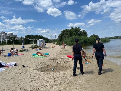 "Такими знаннями мають володіти всі": як черкасці вчили рятувати людей на воді "Такими знаннями мають володіти всі": як черкасці вчили рятувати людей на воді