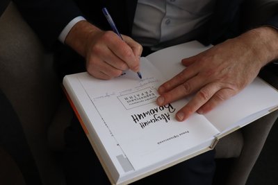 В Ужгороді презентували книгу Романа Офіцинського про Августина Волошина В Ужгороді презентували книгу Романа Офіцинського про Августина Волошина