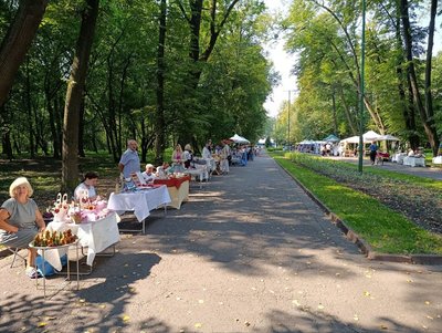 Близько шести десятків учасників доєднались до ярмарку, 22 серпня 2026 року, Хмельницький Близько шести десятків учасників доєднались до ярмарку, 22 серпня 2026 року, Хмельницький
