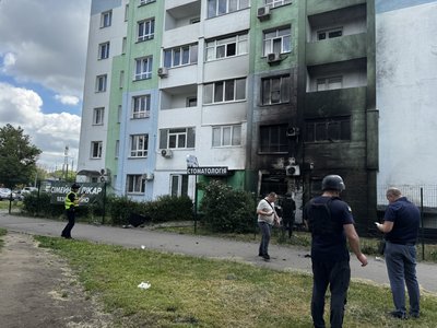 Наслідки влучання російського БпЛА поблизу багатоповерхівки в Індустріальному районі Харкова, 10 червня 2026 року Наслідки влучання російського БпЛА поблизу багатоповерхівки в Індустріальному районі Харкова, 10 червня 2026 року