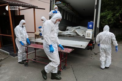 В один з київських моргів доставили частину тіл загиблих українських військовослужбовців, яких репатріювали в рамках обміну "6000 на 6000", про який Україна та Росія домовилися 2 червня у Стамбулі. Київ, 26 червня 2025 року В один з київських моргів доставили частину тіл загиблих українських військовослужбовців, яких репатріювали в рамках обміну "6000 на 6000", про який Україна та Росія домовилися 2 червня у Стамбулі. Київ, 26 червня 2025 року