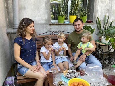 "Будемо розширятись": військовий із Полтавщини Сергій Онофрійчук вирощує кролів та птицю "Будемо розширятись": військовий із Полтавщини Сергій Онофрійчук вирощує кролів та птицю