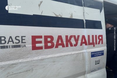 Евакуаційники потрапили під обстріл на виїзді з Дружківки Евакуаційники потрапили під обстріл на виїзді з Дружківки
