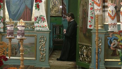 Отець Юліан, церква, блогер, Розтоки, вівтар Отець Юліан, церква, блогер, Розтоки, вівтар