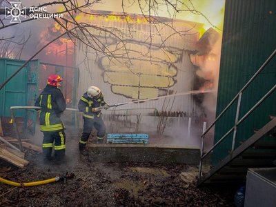 На Одещині згоріли чотири будиночки на базі відпочинку