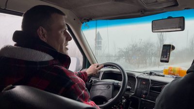 "Рятують життя під атаками дронів, артилерії та КАБів". Як зооволонтери з Дніпра вивозять тварин з прифронтових громад "Рятують життя під атаками дронів, артилерії та КАБів". Як зооволонтери з Дніпра вивозять тварин з прифронтових громад
