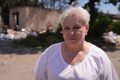 Сестра вигнала з квартири. У Дніпрі чоловік живе просто неба біля сміттєзвалища Сестра вигнала з квартири. У Дніпрі чоловік живе просто неба біля сміттєзвалища