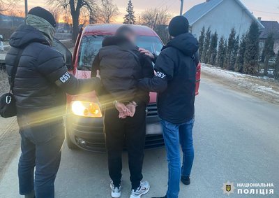 13 людей підозрюють у незаконному переплавленні чоловіків за кордон 13 людей підозрюють у незаконному переплавленні чоловіків за кордон