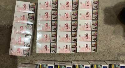 У Черкасах трьох людей судитимуть за незаконний продаж сигарет у кіосках У Черкасах трьох людей судитимуть за незаконний продаж сигарет у кіосках