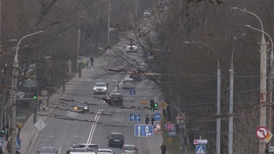 Вулиця Хмельницького у березні Вулиця Хмельницького у березні