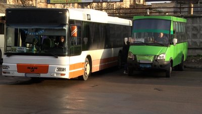 Зростання тарифів на автобуси в Житомирській громаді: що спричинило підвищення цін Зростання тарифів на автобуси в Житомирській громаді: що спричинило підвищення цін