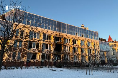 Атака росіянами Києва: влучили у медцентр, загинула людина Атака росіянами Києва: влучили у медцентр, загинула людина