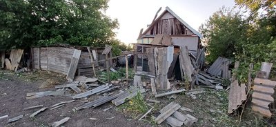 Пошкоджені будівлі після удару РФ в Лозівській громаді Пошкоджені будівлі після удару РФ в Лозівській громаді
