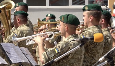 Останній дзвоник по-новому: як в Черкасах відзначили завершення навчального року Останній дзвоник по-новому: як в Черкасах відзначили завершення навчального року