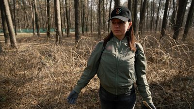 Екологічна акція у Чернігові: провели перше велике прибирання парку "Ялівщина" Екологічна акція у Чернігові: провели перше велике прибирання парку "Ялівщина"