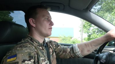 Микита Максимов за кермом власного авто Микита Максимов за кермом власного авто