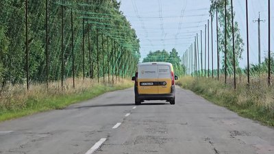 РФ атакувала авто «Укрпошти» на прикордонні Чернігівщини: що кажуть у компанії РФ атакувала авто «Укрпошти» на прикордонні Чернігівщини: що кажуть у компанії