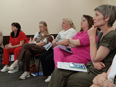"Жінки-миробудівниці": у Дніпрі навчали діалогу та вирішенню конфліктів у громадах