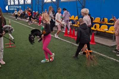 В Одесі відбулись змагання з хобіхорсингу в стилі Гелловіну В Одесі відбулись змагання з хобіхорсингу в стилі Гелловіну