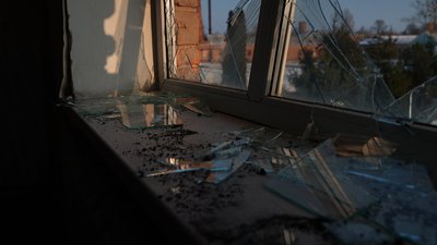 Влучання у центр Білопілля. Армія РФ атакувала місто КАБами. Репортаж Влучання у центр Білопілля. Армія РФ атакувала місто КАБами. Репортаж