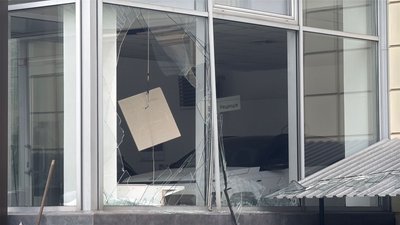 офіс, руйнування офіс, руйнування