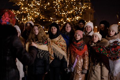 У центрі Львова засвітили головну ялинку міста У центрі Львова засвітили головну ялинку міста