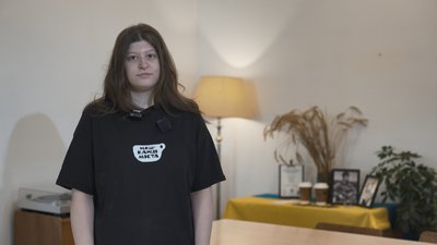 Тетяна Гетманюк, старша бариста, стіл пам'яті, кав'ярня Тетяна Гетманюк, старша бариста, стіл пам'яті, кав'ярня
