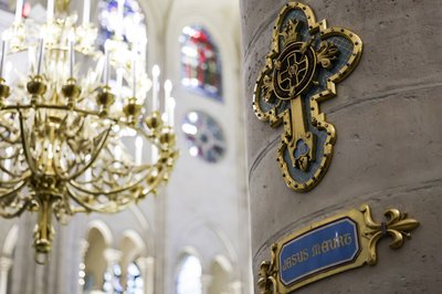 Відреставрований Нотр Дам: Париж готується до відкриття легендарного собору Відреставрований Нотр Дам: Париж готується до відкриття легендарного собору