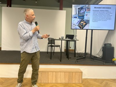 Кримськотатарська громада на материковій частині України перебуває у стані транзиту та невизначеності — дослідження Кримськотатарська громада на материковій частині України перебуває у стані транзиту та невизначеності — дослідження
