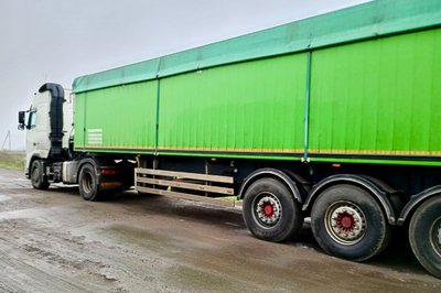 Фура, за допомогою якої перевозили вкрадене насіння Фура, за допомогою якої перевозили вкрадене насіння