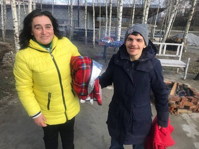 "Люди мають жити в родині, а не в інтернаті" – на Житомирщині американець є опікуном шістьох хлопців з інвалідністю "Люди мають жити в родині, а не в інтернаті" – на Житомирщині американець є опікуном шістьох хлопців з інвалідністю
