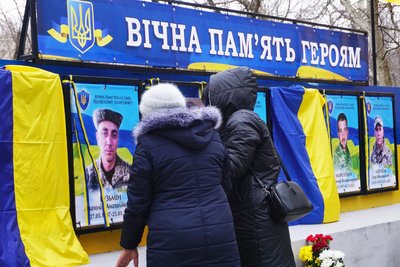 У селі Одеської області відкрили Стелу памʼяті загиблим військовим