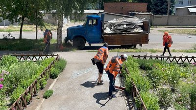 "Сила удару була така, що відчинилися двері". Армія РФ вдарила по житловому будинку в Дніпрі "Сила удару була така, що відчинилися двері". Армія РФ вдарила по житловому будинку в Дніпрі