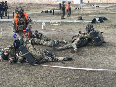 "Треба вчитися і мстити" – десантники показали, як готують мобілізованих для фронту "Треба вчитися і мстити" – десантники показали, як готують мобілізованих для фронту