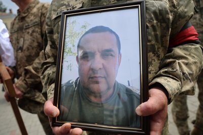 Загинули на Донеччині та Харківщині: у Луцьку попрощалися з Олександром Махновцем і Валерієм Максимчуком Загинули на Донеччині та Харківщині: у Луцьку попрощалися з Олександром Махновцем і Валерієм Максимчуком