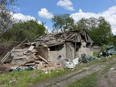 "Тут розбило все на світі". Як з Чаплиного, яке перебуває під ударами КАБів, триває евакуація місцевих жителів "Тут розбило все на світі". Як з Чаплиного, яке перебуває під ударами КАБів, триває евакуація місцевих жителів