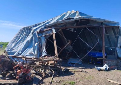 "Жінці пів голови відірвало": що розповіли очевидці про обстріл у Яструбиному на Сумщині "Жінці пів голови відірвало": що розповіли очевидці про обстріл у Яструбиному на Сумщині