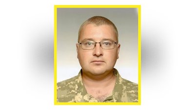 На Чернігівщині попрощалися з чотирма захисниками України, які загинули на фронті На Чернігівщині попрощалися з чотирма захисниками України, які загинули на фронті