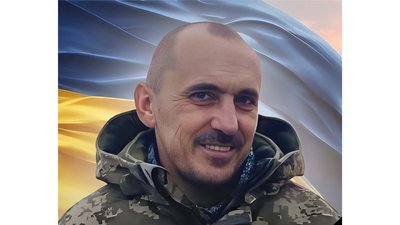 Двох загиблих захисників поховали на Чернігівщині — Сергія Подоляка та Олега Черниша Двох загиблих захисників поховали на Чернігівщині — Сергія Подоляка та Олега Черниша