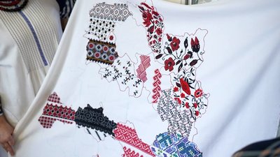Вишита мапа Вінниччини: майстрині з усієї області створюють унікальний рушниковий проєкт Вишита мапа Вінниччини: майстрині з усієї області створюють унікальний рушниковий проєкт