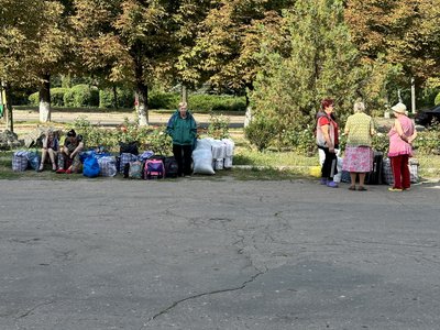 Люди евакуація допомога волонтери Мирноград Донецька область 21 серпня 2024 рік Люди евакуація допомога волонтери Мирноград Донецька область 21 серпня 2024 рік