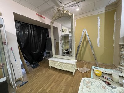 Керамічний камін та дзеркало XIX століття: у музеї в Миколаєві реставрують експонати Керамічний камін та дзеркало XIX століття: у музеї в Миколаєві реставрують експонати