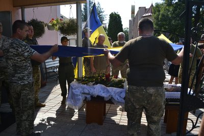 На Закарпатті попрощалися із полеглим на війні Віталієм Марком На Закарпатті попрощалися із полеглим на війні Віталієм Марком