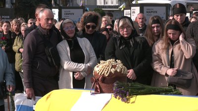 «Ми його чекали живим»: із 22-річним лейтенантом Данилом Лазарєвим попрощалися у Рівному «Ми його чекали живим»: із 22-річним лейтенантом Данилом Лазарєвим попрощалися у Рівному