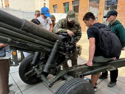 Гаубиця, "Азов", Івано-Франківськ Гаубиця, "Азов", Івано-Франківськ