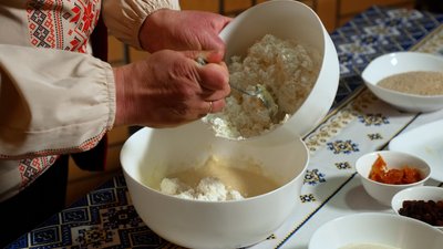 Як випікають на Рівненщині великоднього баранця — автентичну страву чеських поселенців Як випікають на Рівненщині великоднього баранця — автентичну страву чеських поселенців