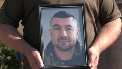 Із бійцем третьої штурмової Володимиром Розумцем попрощались у Рівному Із бійцем третьої штурмової Володимиром Розумцем попрощались у Рівному