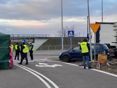 До страйків на кордоні долучилися польські фермери: репортаж із пункту пропуску "Шегині-Медика" До страйків на кордоні долучилися польські фермери: репортаж із пункту пропуску "Шегині-Медика"