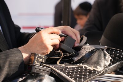 Гуляння під час війни: як хасиди зустрічають 5786 рік — фоторепортаж з Умані